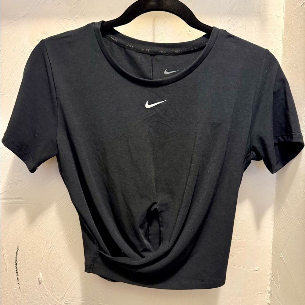 🏷️NWT Nike Dri-FIT One Luxe Women's Twist Cropped Short-Sleeve Top in Black 🖤 - Picture 4 of 12